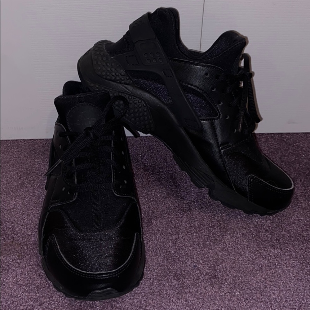 Nike Air Huarache (Black) W Size 9